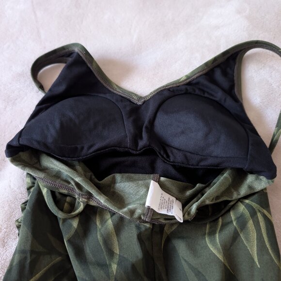 Speedo green leaf print one piece swimsuit - Picture 6 of 8